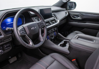 Подержанный автомобиль Chevrolet Suburban 2023 года (7 фото)