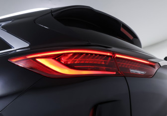 Подержанный автомобиль Infiniti QX50 2018 года (23 фото)