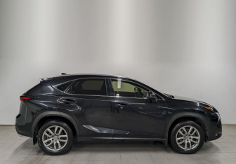Подержанный автомобиль Lexus NX 2017 года (4 фото)