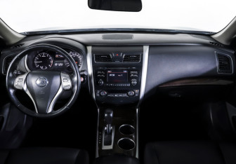 Подержанный автомобиль Nissan Teana 2014 года (11 фото)