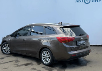 Подержанный автомобиль Kia Ceed Wagon 2018 года (6 фото)