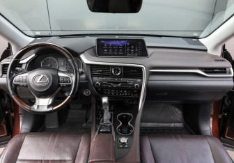 Подержанный автомобиль Lexus RX 2018 года (13 фото)