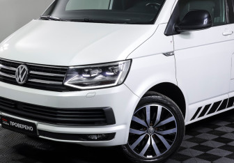 Подержанный автомобиль Volkswagen Multivan 2016 года (23 фото)