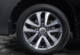 Подержанный автомобиль Lexus LX 2016 года (25 фото)