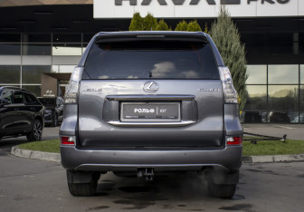 Подержанный автомобиль Lexus GX 2015 года (6 фото)