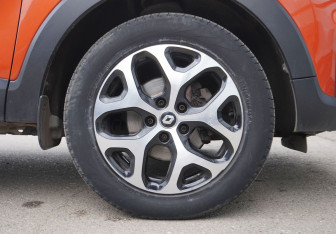 Подержанный автомобиль Renault Kaptur 2017 года (9 фото)