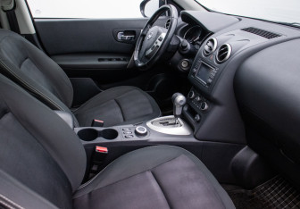 Подержанный автомобиль Nissan Qashqai+2 2012 года (9 фото)