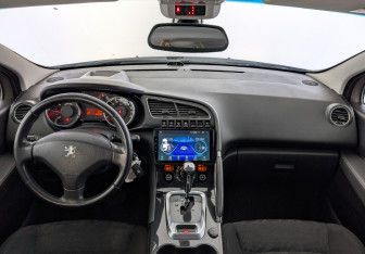 Подержанный автомобиль Peugeot 3008 2012 года (14 фото)