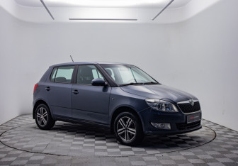Подержанный автомобиль Skoda Fabia Hatchback 2012 года (3 фото)