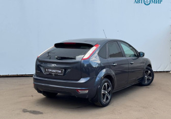 Подержанный автомобиль Ford Focus Hatchback 2009 года (8 фото)