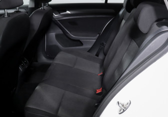 Подержанный автомобиль Volkswagen Golf Hatchback 2014 года (10 фото)