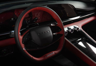 Подержанный автомобиль Exeed RX 2023 года (8 фото)