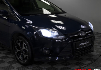 Подержанный автомобиль Ford Focus Wagon 2013 года (20 фото)