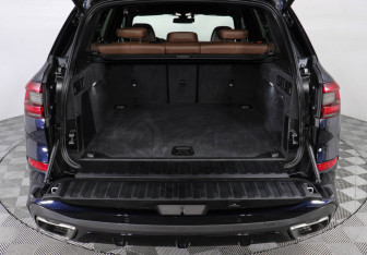 Подержанный автомобиль BMW X5 2019 года (8 фото)