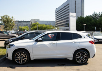 Подержанный автомобиль BMW X2 2019 года (6 фото)