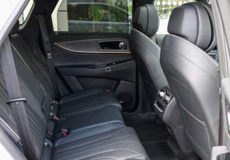 Подержанный автомобиль Jaecoo J8 2024 года (13 фото)