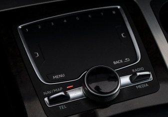 Подержанный автомобиль Audi Q7 2016 года (23 фото)