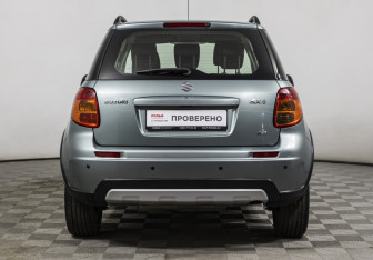Подержанный автомобиль Suzuki SX4 Hatchback 2011 года (6 фото)