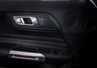 Подержанный автомобиль Ford Mustang Coupe 2022 года (18 фото)