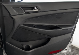 Подержанный автомобиль Hyundai Tucson 2016 года (25 фото)