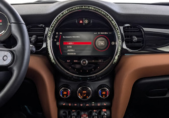 Подержанный автомобиль MINI Hatch 2022 года (17 фото)