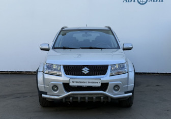 Подержанный автомобиль Suzuki Grand Vitara 2010 года (2 фото)