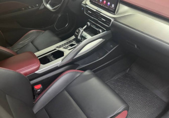 Подержанный автомобиль Geely Coolray 2022 года (8 фото)