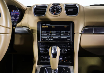 Подержанный автомобиль Porsche Cayman 2016 года (12 фото)