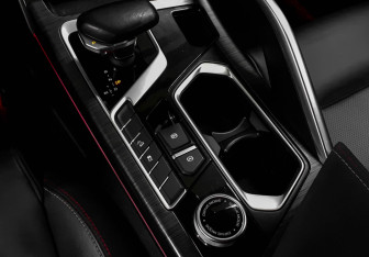 Подержанный автомобиль Geely Tugella 2023 года (20 фото)