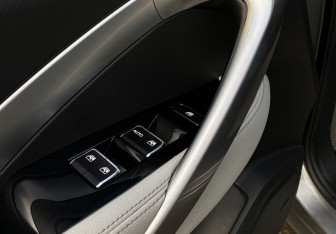 Подержанный автомобиль Chevrolet Captiva 2022 года (20 фото)