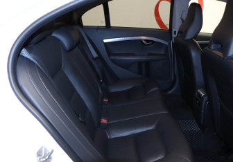 Подержанный автомобиль Volvo S80 2014 года (22 фото)