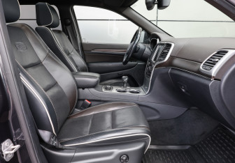 Подержанный автомобиль Jeep Grand Cherokee 2014 года (9 фото)