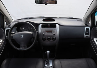 Подержанный автомобиль Suzuki Liana Sedan 2006 года (14 фото)