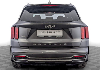Подержанный автомобиль Kia Sorento 2022 года (6 фото)