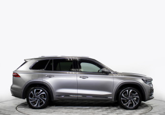 Подержанный автомобиль Geely Monjaro 2023 года (3 фото)