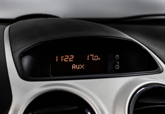 Подержанный автомобиль Opel Corsa 2008 года (9 фото)