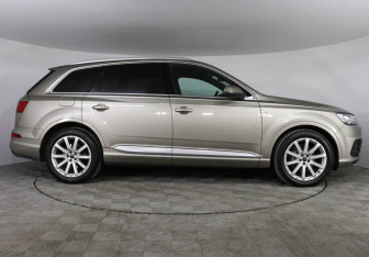 Подержанный автомобиль Audi Q7 2016 года (4 фото)