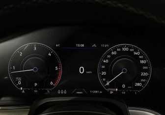 Подержанный автомобиль Volkswagen Touareg 2019 года (11 фото)