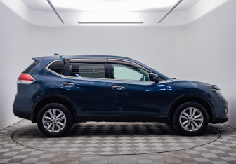 Подержанный автомобиль Nissan X-Trail 2017 года (4 фото)