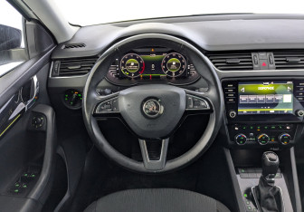 Подержанный автомобиль Skoda Octavia Liftback 2018 года (21 фото)