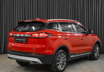 Подержанный автомобиль Geely Atlas Pro 2022 года (4 фото)