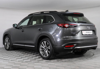 Подержанный автомобиль Mazda CX-9 2022 года (7 фото)