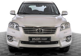 Подержанный автомобиль Toyota RAV4 2012 года (2 фото)