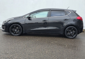 Подержанный автомобиль Kia Ceed Hatchback 2015 года (8 фото)