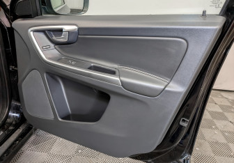 Подержанный автомобиль Volvo XC60 2017 года (25 фото)