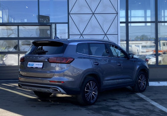 Подержанный автомобиль Chery Tiggo 8 Pro 2022 года (5 фото)