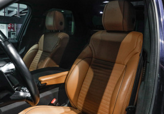 Подержанный автомобиль Land Rover Discovery 2017 года (18 фото)