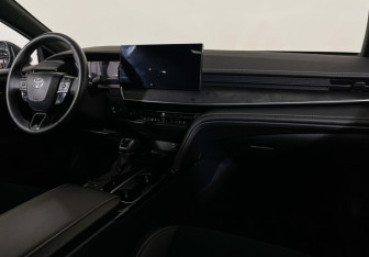 Подержанный автомобиль Toyota Camry Sedan 2024 года (9 фото)