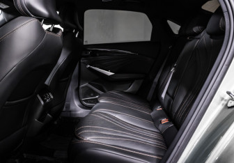 Подержанный автомобиль Geely Preface 2024 года (13 фото)