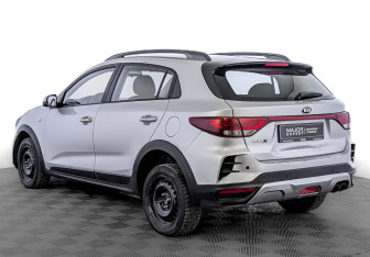 Подержанный автомобиль Kia Rio Hatchback 2021 года (7 фото)